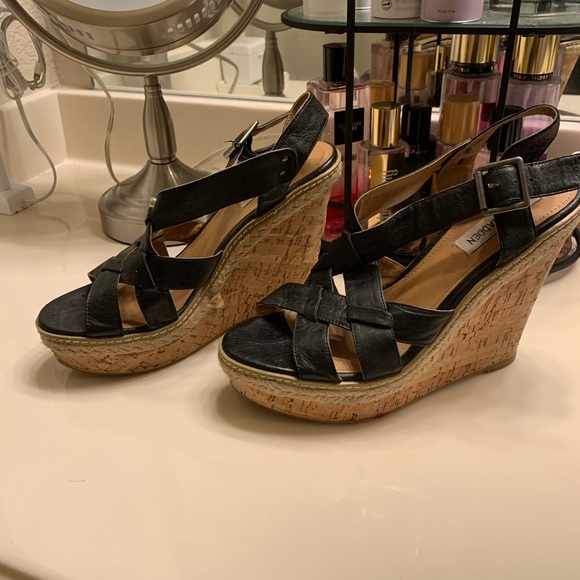 Steve Madden Black Leather Wedge - Picture 2 of 5